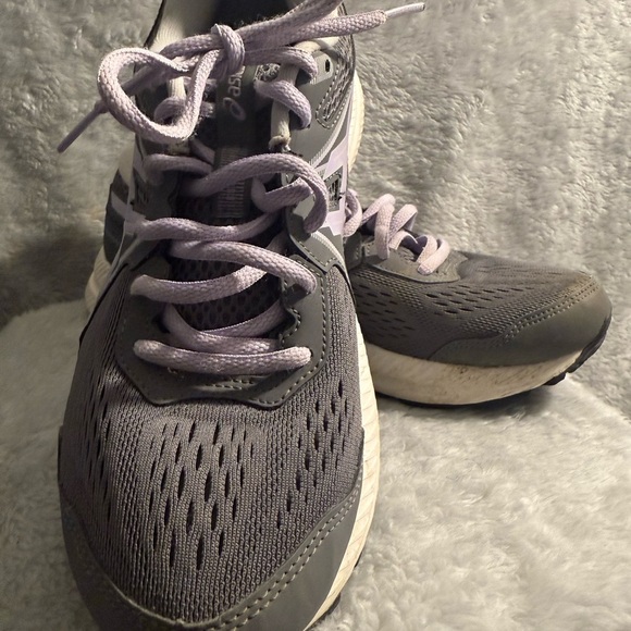 ASICS Women Gray &Pink Salt  Running Shoes - Picture 12 of 13